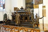 20 kenotaph fuer kaiser ludwig den bayer